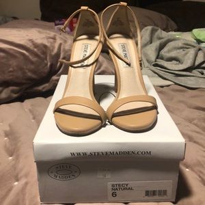 Steve Madden nude heels